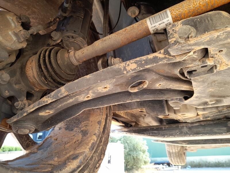 Recambio de brazo suspension inferior delantero derecho para ford fiesta vii (hj, hf) 1.0 ecoboost referencia OEM IAM 2337423  