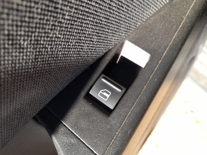 Recambio de mando elevalunas trasero izquierdo para seat leon (1p1) 1.9 tdi referencia OEM IAM 7L6959855C  