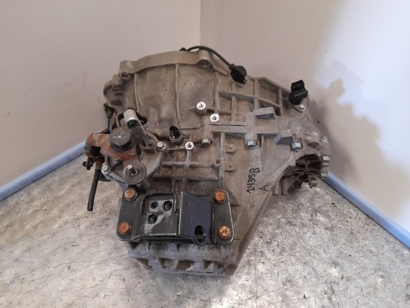 Recambio de caja cambios para hyundai i30 classic referencia OEM IAM WAJ6H 40590 6 VELOCIDADES