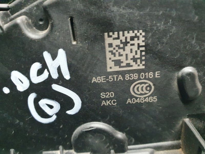 Recambio de cerradura puerta trasera derecha para volkswagen polo advance referencia OEM IAM A6E5TA839016E  7 PINES