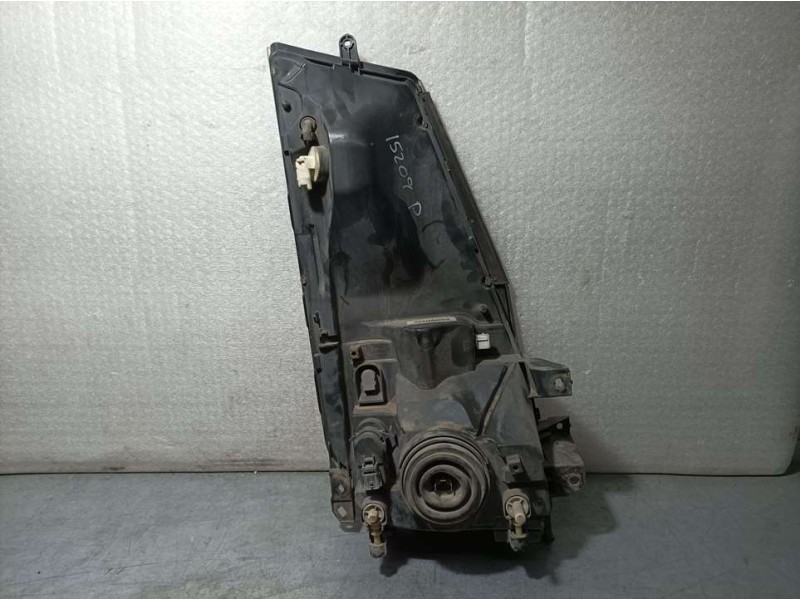 Recambio de faro izquierdo para nissan cabstar chasis cabina referencia OEM IAM 26060MB400 89314231 VALEO ROZADO