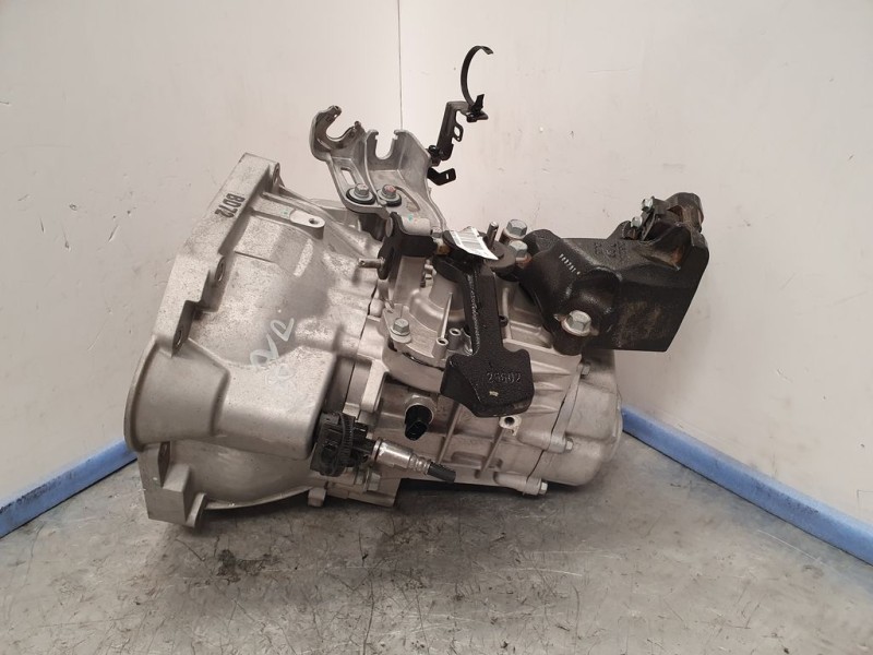 Recambio de caja cambios para hyundai i20 klass referencia OEM IAM BD72LB 581840 6VELOCIDADES