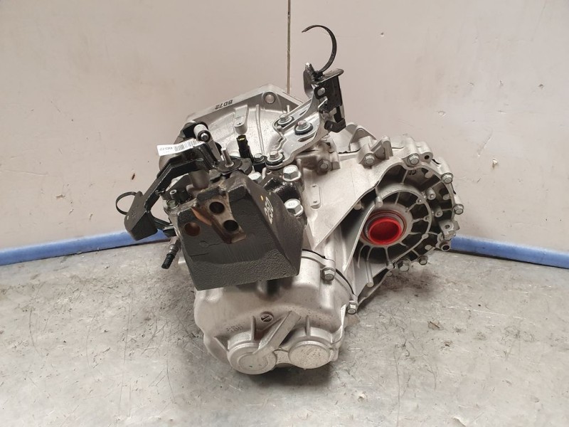 Recambio de caja cambios para hyundai i20 klass referencia OEM IAM BD72LB 581840 6VELOCIDADES
