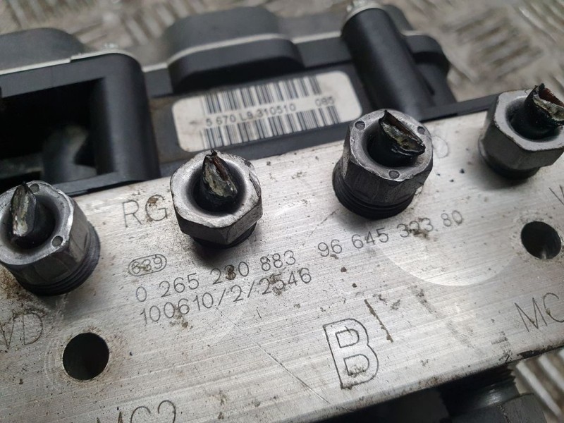 Recambio de abs para peugeot 3008 access referencia OEM IAM 9664532380 0265230883 