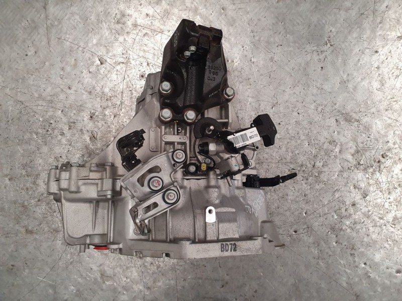 Recambio de caja cambios para hyundai i20 klass referencia OEM IAM BD72LB 581840 6VELOCIDADES