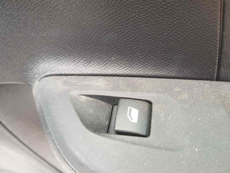 Recambio de mando elevalunas trasero derecho para opel corsa f gs referencia OEM IAM   