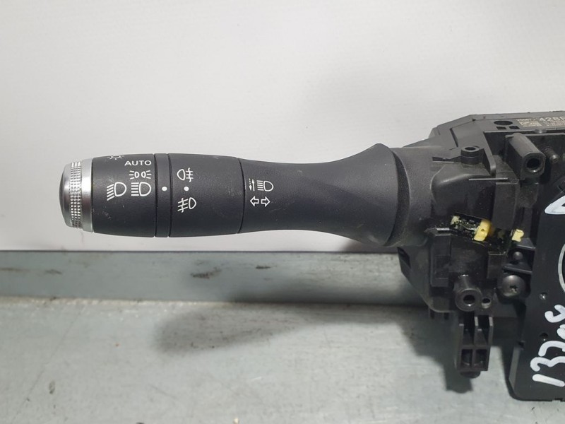 Recambio de mando luces y limpia para renault clio v zen referencia OEM IAM 255670428RA 1050788201 LK