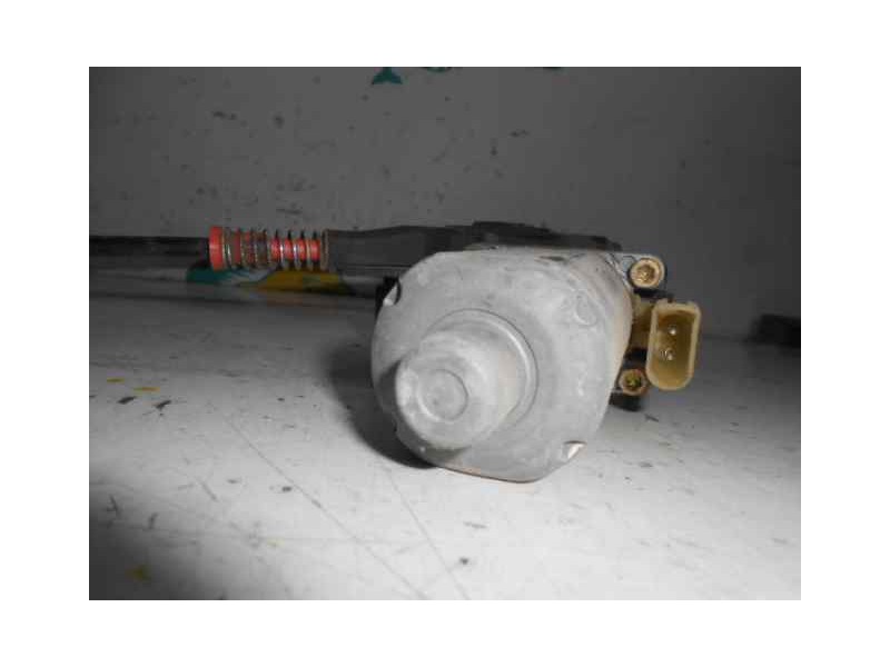 Recambio de elevalunas delantero derecho para ford fiesta berlina básico referencia OEM IAM 1074290  ELECTRICO
