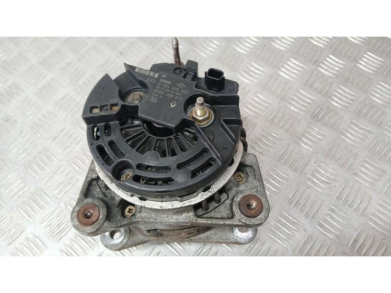 Recambio de alternador para renault clio iii dinamique referencia OEM IAM 8200390675 BOSCH 0124425037