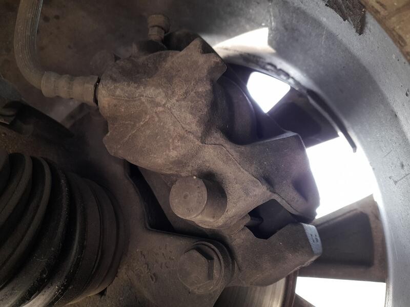 Recambio de pinza freno delantera izquierda para renault captur ii (hf_) blue dci 115 (hfad) referencia OEM IAM 410110596R  