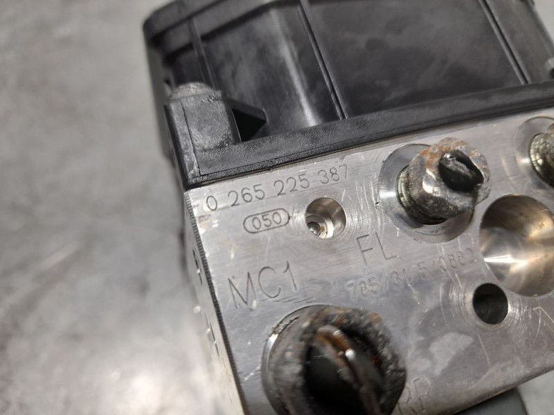 Recambio de abs para toyota avensis berlina (t25) 2.2 d-4d executive sedán (4-ptas.) referencia OEM IAM 4454005050 0265225387 