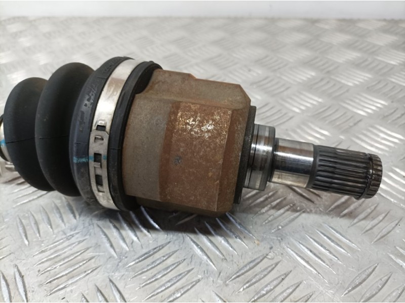 Recambio de transmision delantera izquierda para hyundai i30 classic referencia OEM IAM 495012L211  