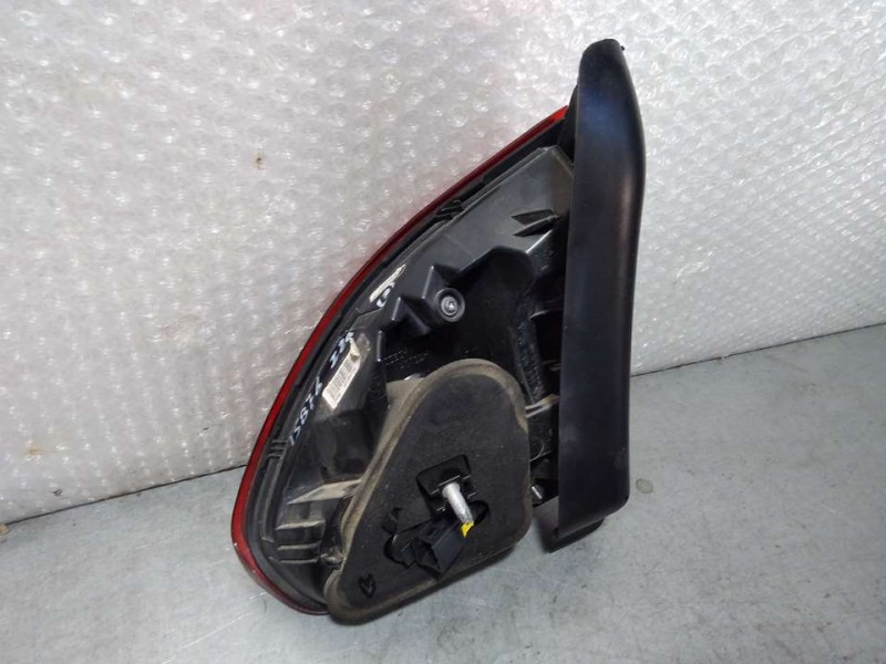 Recambio de piloto trasero izquierdo para peugeot 2008 (--.2013) style referencia OEM IAM 9814758480  INTERIOR