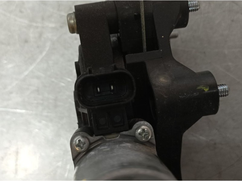 Recambio de elevalunas delantero derecho para hyundai i20 klass referencia OEM IAM 82460Q0000 11300416300011 ELECTRICO 2 PINS DY