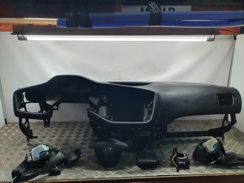 Recambio de kit airbag para kia pro_cee´d ( ) gt referencia OEM IAM   C/SALPICADERO Y PRETENSORES