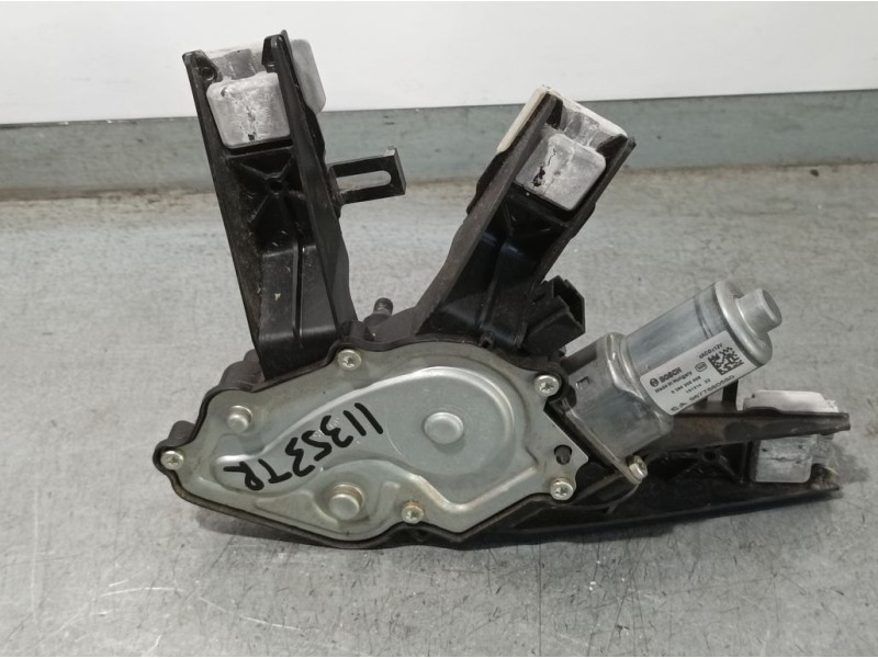 Recambio de motor limpia trasero para peugeot 308 style referencia OEM IAM 9677680580 0390208008 BOSCH