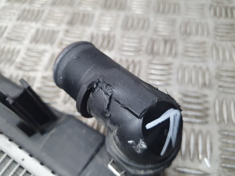 Recambio de radiador agua para kia pro_cee´d ( ) gt referencia OEM IAM SIN REF  TUBERIA TOCADA