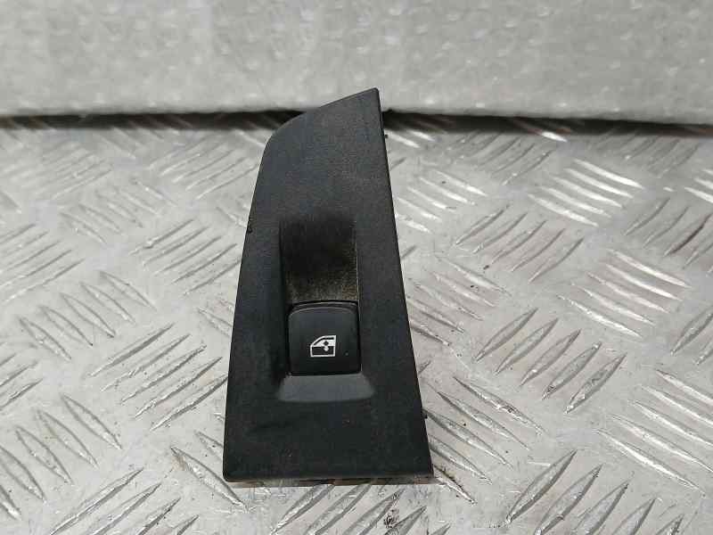Recambio de mando elevalunas trasero derecho para bmw serie 1 lim. (f40) 118d referencia OEM IAM 7950756  