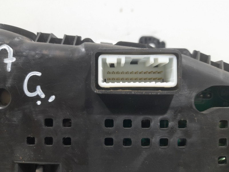 Recambio de cuadro instrumentos para hyundai i30 (fd) 1.6 crdi referencia OEM IAM 940032L520 11001041500H 