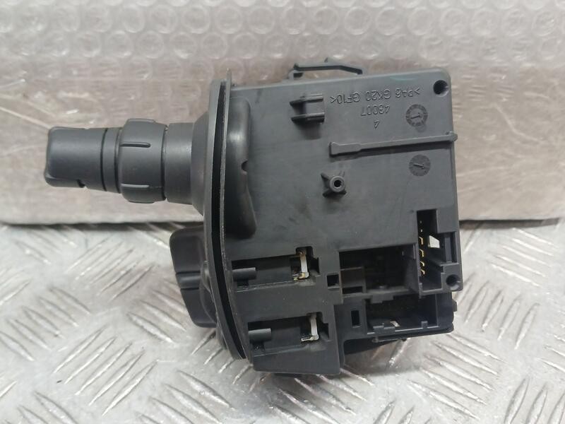 Recambio de mando limpia para renault kangoo express referencia OEM IAM 28474728451  