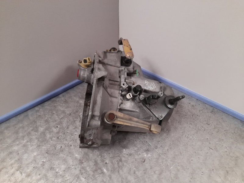 Recambio de caja cambios para peugeot 206 berlina xr referencia OEM IAM 20CE44  5VELOCIDADES