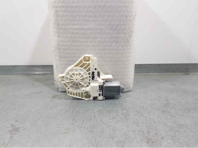 Recambio de motor elevalunas trasero izquierdo para audi a4 ber. (b8) e referencia OEM IAM 8K0959811A  ELECTRICO