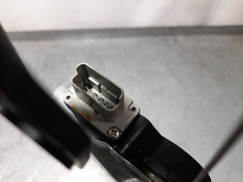 Recambio de elevalunas delantero izquierdo para dacia sandero basis referencia OEM IAM 807211440R  ELÉCTRICO 6 PINES