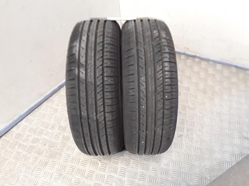 Recambio de neumatico pareja para neumaticos reutilizados - referencia OEM IAM 155651373T ZEETEX 155/65/13/73T