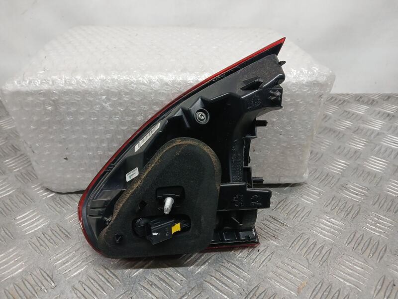 Recambio de piloto trasero izquierdo para peugeot 2008 (--.2013) allure referencia OEM IAM 9814758480  