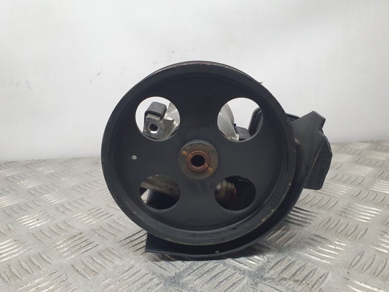 Recambio de bomba direccion para peugeot 206 berlina xr referencia OEM IAM 9631411580 26064217 