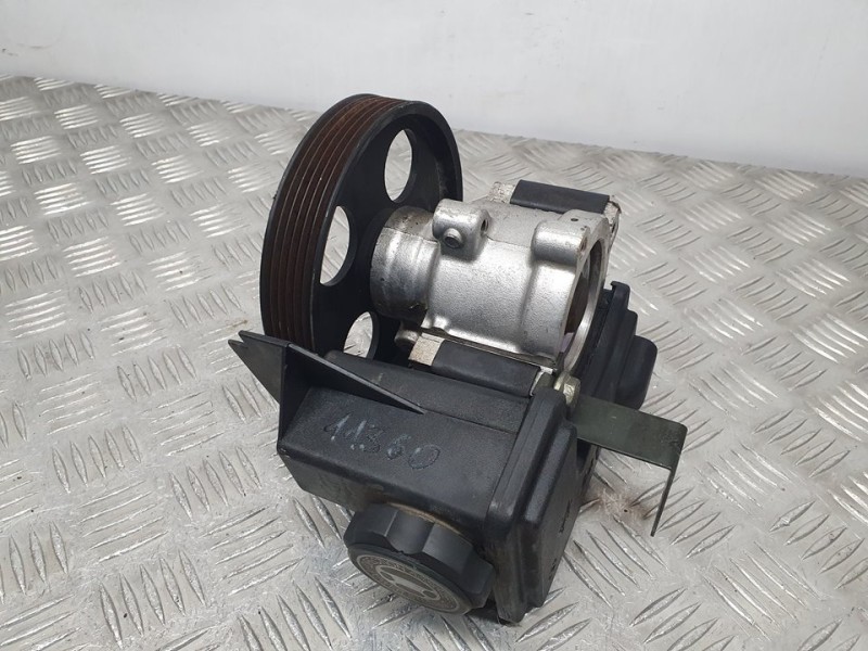 Recambio de bomba direccion para peugeot 206 berlina xr referencia OEM IAM 9631411580 26064217 