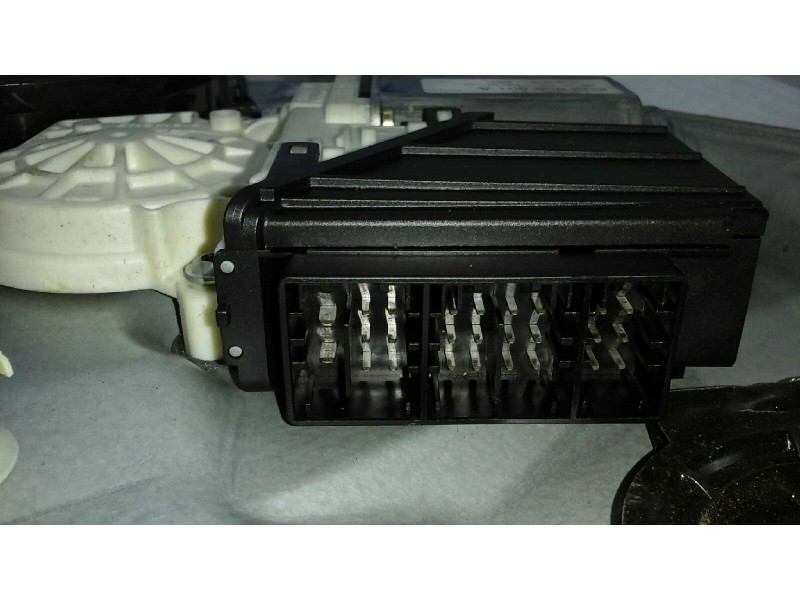 Recambio de elevalunas delantero derecho para seat ibiza (6l1) signo referencia OEM IAM  6+12+8 PINS 6Q2959801A