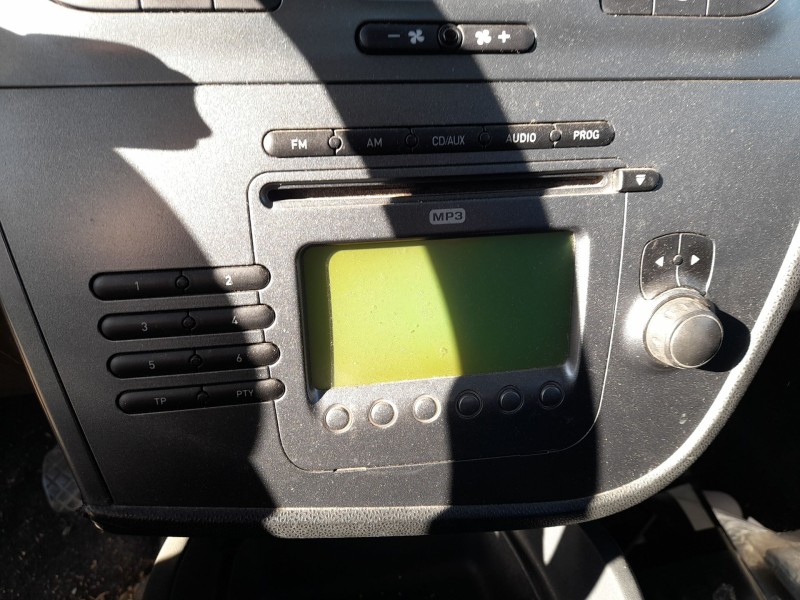 Recambio de sistema audio / radio cd para seat leon (1p1) 1.9 tdi referencia OEM IAM 1P1035152  