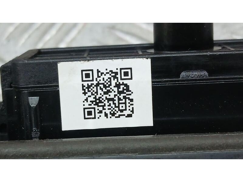 Recambio de maneta exterior porton para tesla model 3 (5yj3) ev referencia OEM IAM 1761508-00-E PULSADROE ELECTRICO TAPA MALETA 