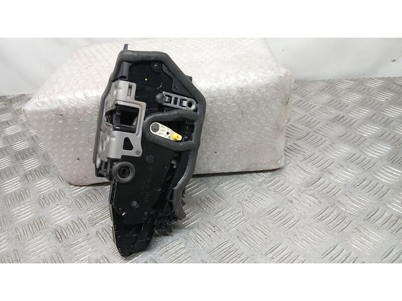 Recambio de cerradura puerta trasera izquierda para bmw serie 1 lim. (f40) 118d m sport referencia OEM IAM 45473123 ELECTRICA 