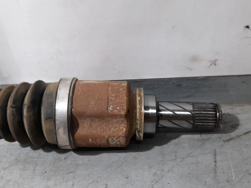 Recambio de transmision delantera derecha para dacia sandero basis referencia OEM IAM 391009206R  