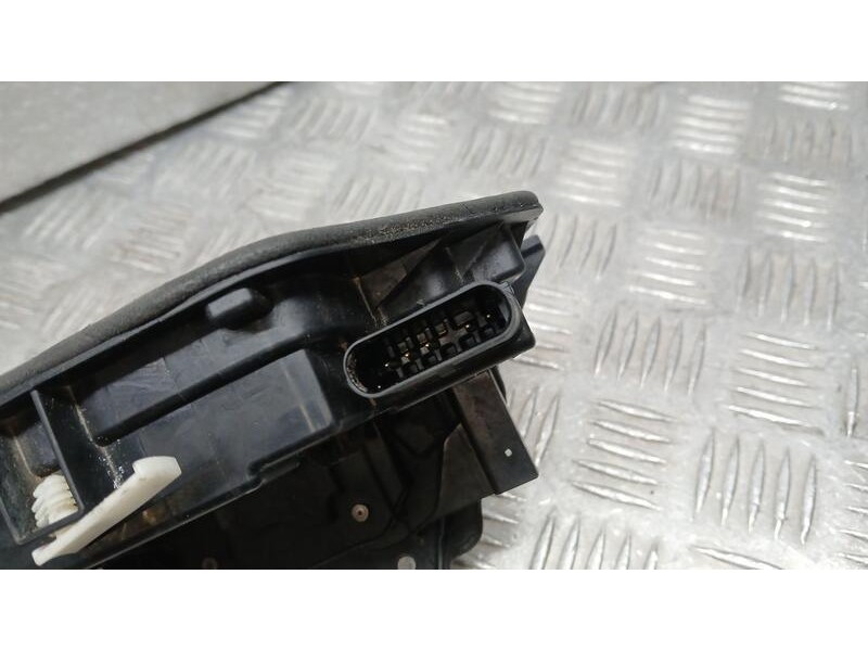 Recambio de cerradura puerta trasera izquierda para bmw serie 1 lim. (f40) 118d m sport referencia OEM IAM 45473123 ELECTRICA 