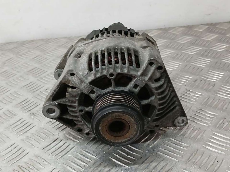 Recambio de alternador para renault megane i fase 2 classic (la..) 1.9 dci dynamique referencia OEM IAM 8200064685 2542495A VALE