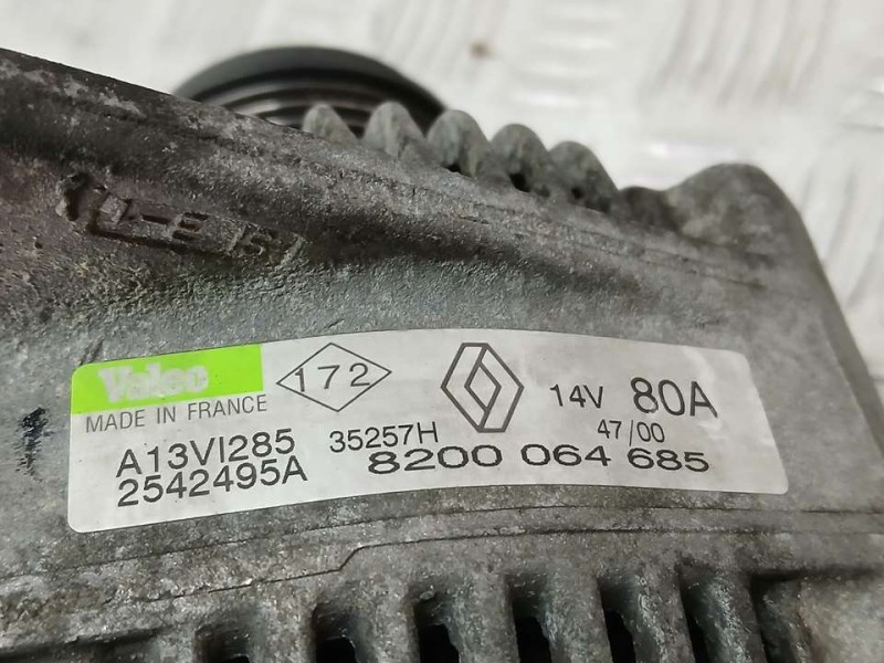 Recambio de alternador para renault megane i fase 2 classic (la..) 1.9 dci dynamique referencia OEM IAM 8200064685 2542495A VALE
