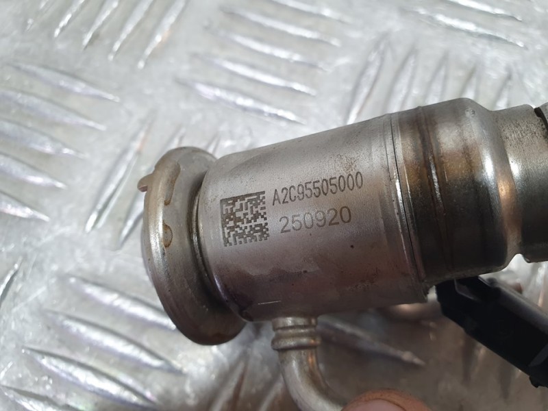 Recambio de inyector adblue para bmw serie 1 lim. (f40) 118d referencia OEM IAM 8580209 A2C95505000 