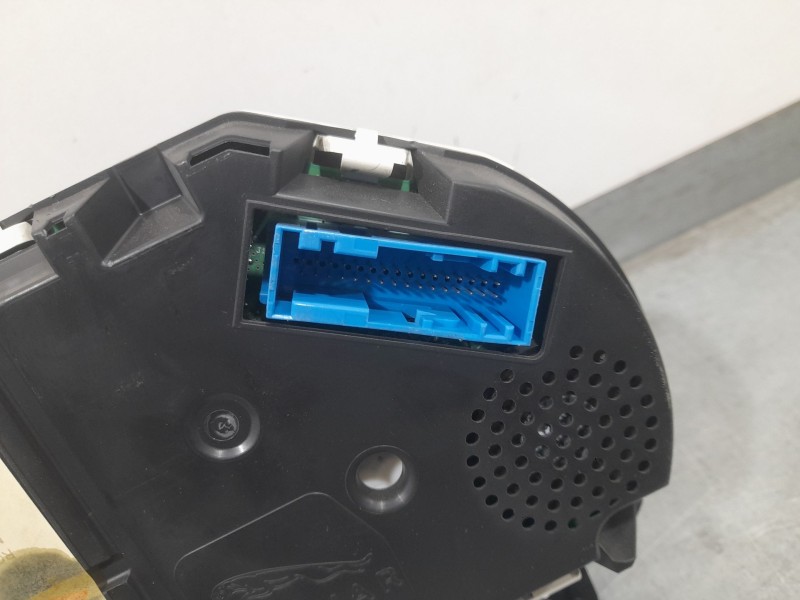 Recambio de cuadro instrumentos para jaguar xf s pace referencia OEM IAM BW8F10849KF  