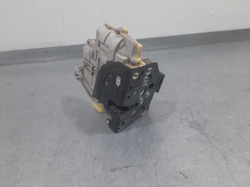 Recambio de cerradura puerta delantera derecha para audi q7 (4lb) 3.0 tdi quattro referencia OEM IAM CZ3C1B37016A  KIEKERT