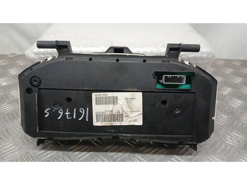 Recambio de cuadro instrumentos para renault clio iii dinamique referencia OEM IAM 8200582705G  