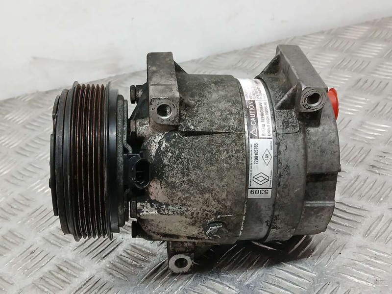 Recambio de compresor aire acondicionado para renault megane i fase 2 classic (la..) 1.9 dci dynamique referencia OEM IAM 770010