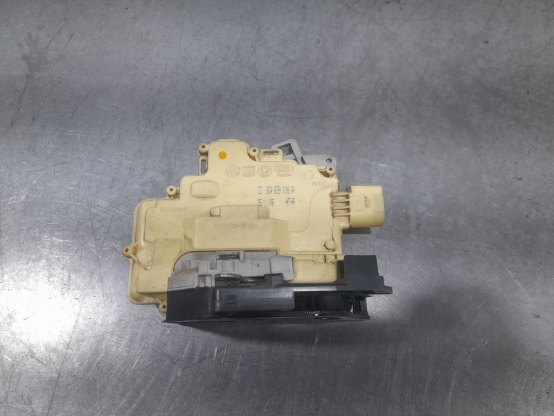 Recambio de cerradura puerta trasera derecha para audi q7 (4lb) 3.0 tdi quattro referencia OEM IAM CZ3C4B39016A HTR kiekert