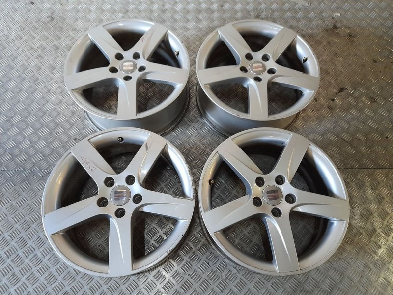 Recambio de juego llantas aluminio para seat leon (1p1) stylance / style referencia OEM IAM 7X17 5 TORN ET 56 ALUMINIO 