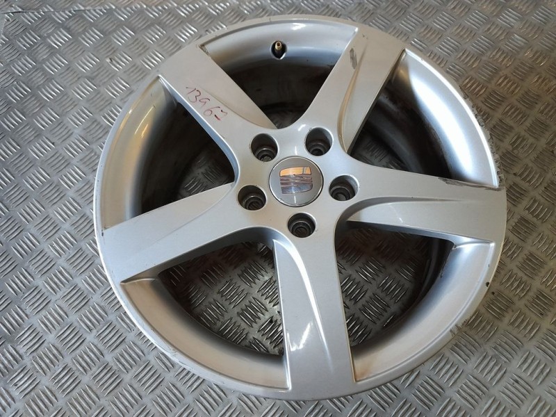 Recambio de juego llantas aluminio para seat leon (1p1) stylance / style referencia OEM IAM 7X17 5 TORN ET 56 ALUMINIO 
