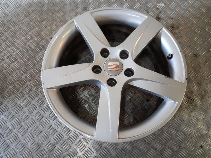 Recambio de juego llantas aluminio para seat leon (1p1) stylance / style referencia OEM IAM 7X17 5 TORN ET 56 ALUMINIO 