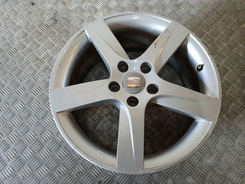 Recambio de juego llantas aluminio para seat leon (1p1) stylance / style referencia OEM IAM 7X17 5 TORN ET 56 ALUMINIO 
