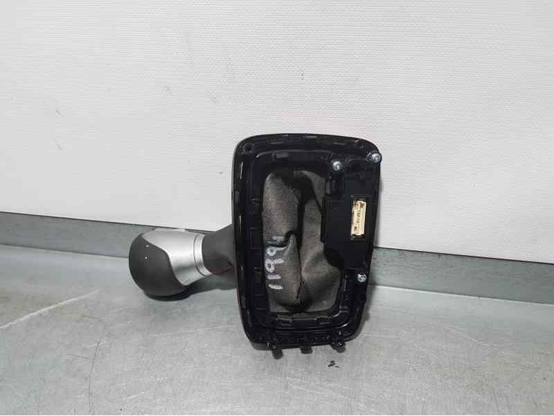 Recambio de pomo palanca cambio para hyundai kona style 4wd referencia OEM IAM 46700J9210  